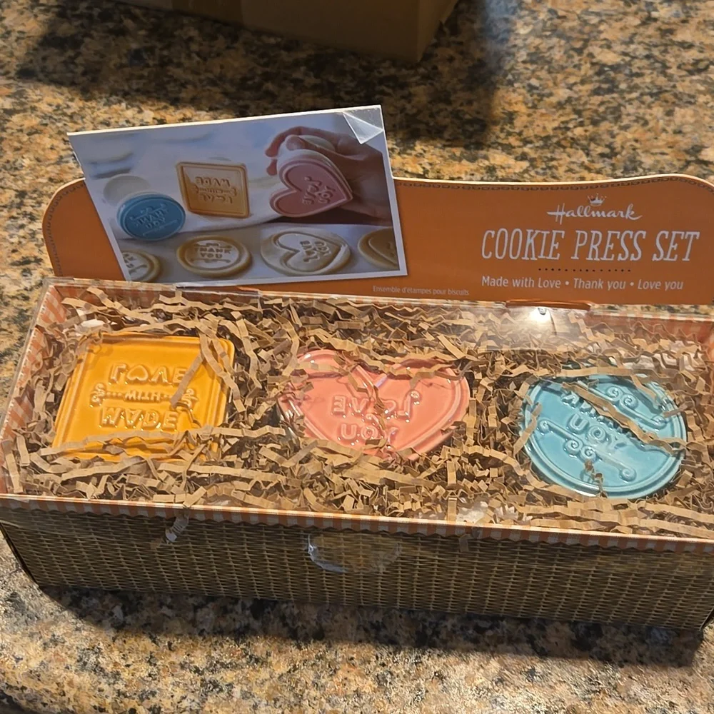 Hallmark Cookie Press Set